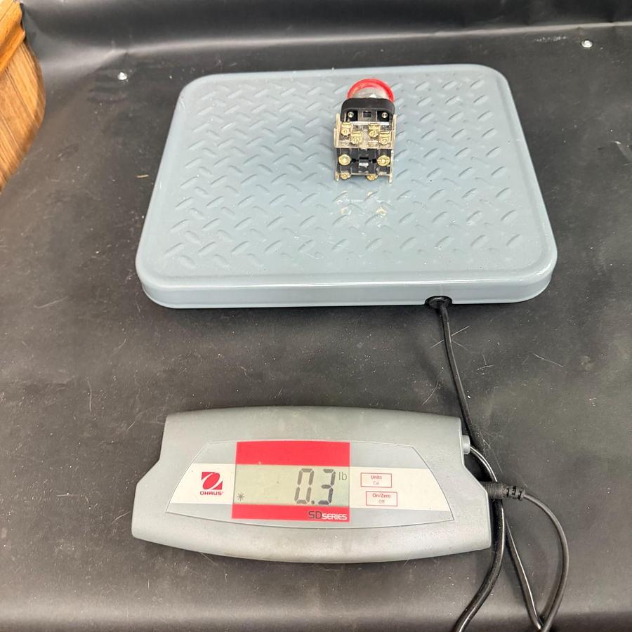 Used ALLEN BRADLEY 800T-FXT6A RED PUSHBUTTON ($35 OBO)