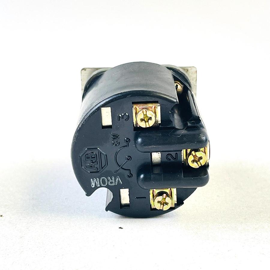 Used ALLEN-BRADLEY 800T-U24 SER Q POTENTIOMETER 5K OHM 300VAC LEGEND PLATE 30.5MM