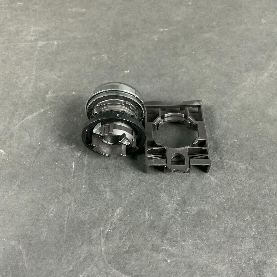EATON M22M-D-W PUSHBUTTON INDICATOR - NEW ($15 OBO)