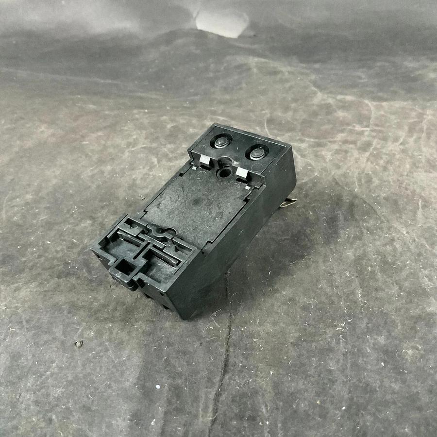 Used MATSUSHITA AT8-RFD RELAY SOCKET ($10 OBO)