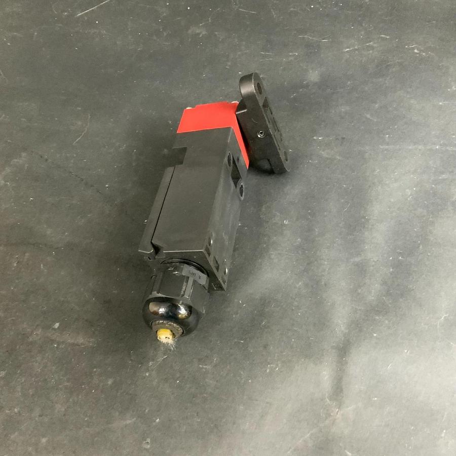 Used OMRON D4NS-2CF SAFETY DOOR SWITCH ($15 OBO)