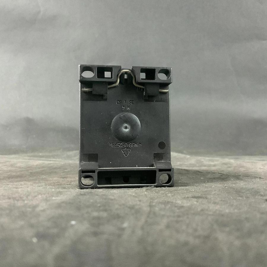 Used SIEMENS 3RT1016-1BB42 CONTACTOR ($30 OBO)