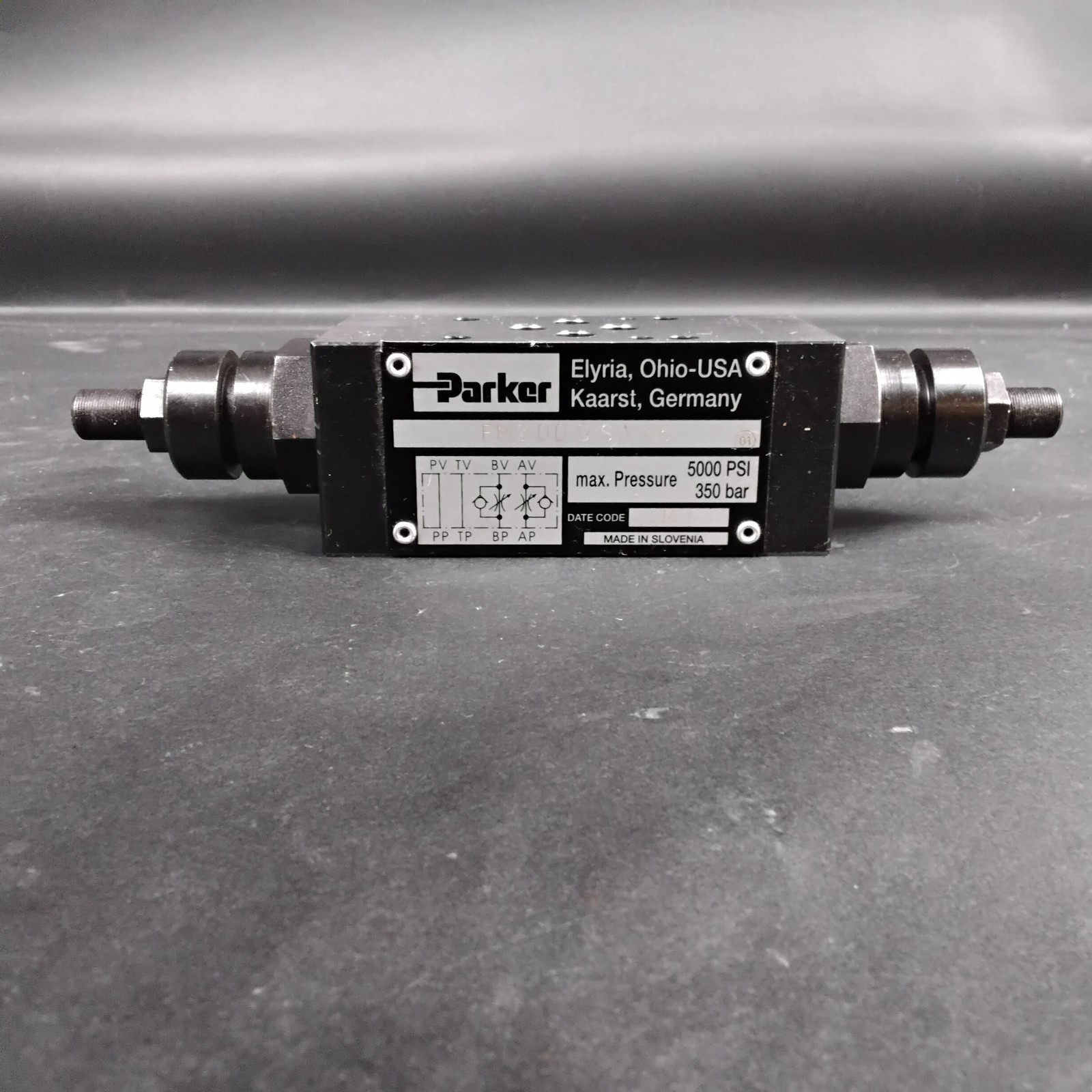 Used PARKER FM2DDDSV55 HYDRAULIC VALVE ($60 OBO)