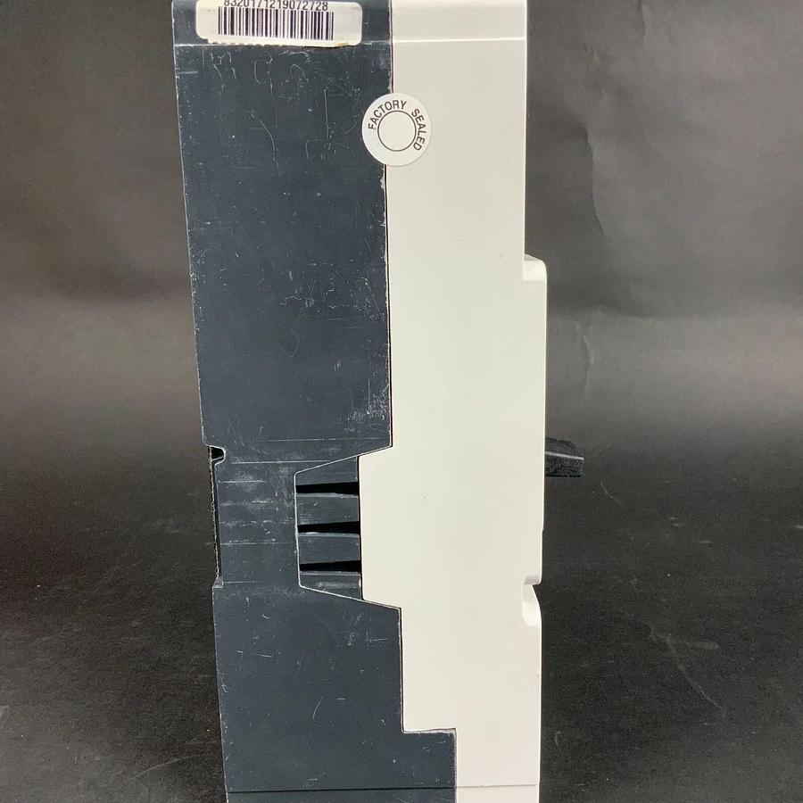 EATON HDJB3200 CIRCUIT BREAKER - NEW IN BOX ($1999.99 OBO)