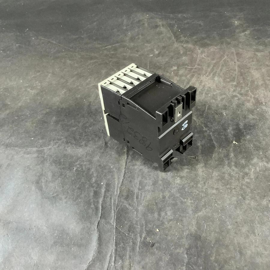 Used MOELLER DIL A-31 24VDC CONTACTOR ($25 OBO)
