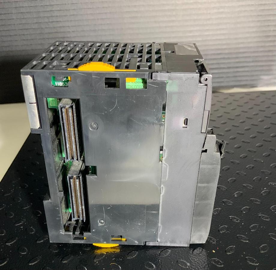 Used OMRON CJ2M-CPU33