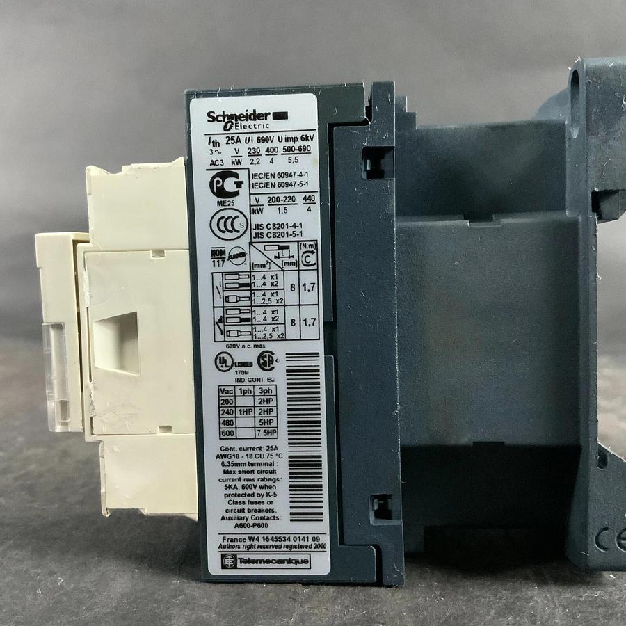 Used SCHNEIDER ELECTRIC LC1D09 CONTACTOR ($25 OBO)
