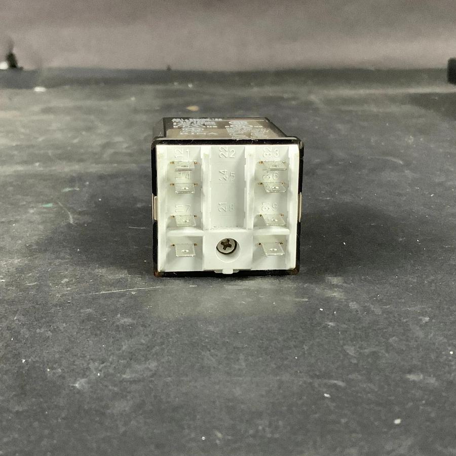Used ALLEN BRADLEY 700 HB32A24-4 RELAY ($12 OBO)