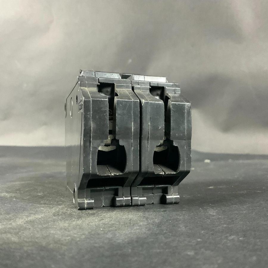 Used GENERAL ELECTRIC RT-690 20 AMP CIRCUIT BREAKER ($12 OBO)