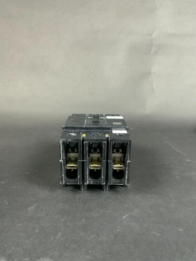 EATON GCH3015 CIRCUIT BREAKER ($140 OBO)