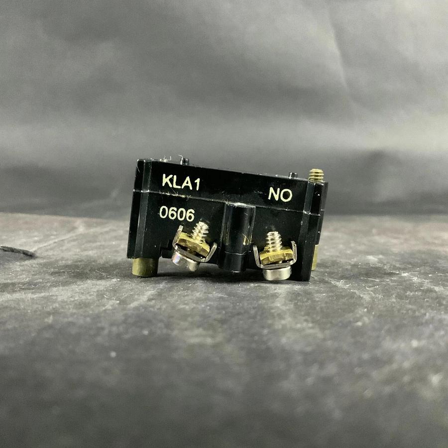 CUTLER HAMMER KLA1 CONTACT BLOCK ($9 OBO)