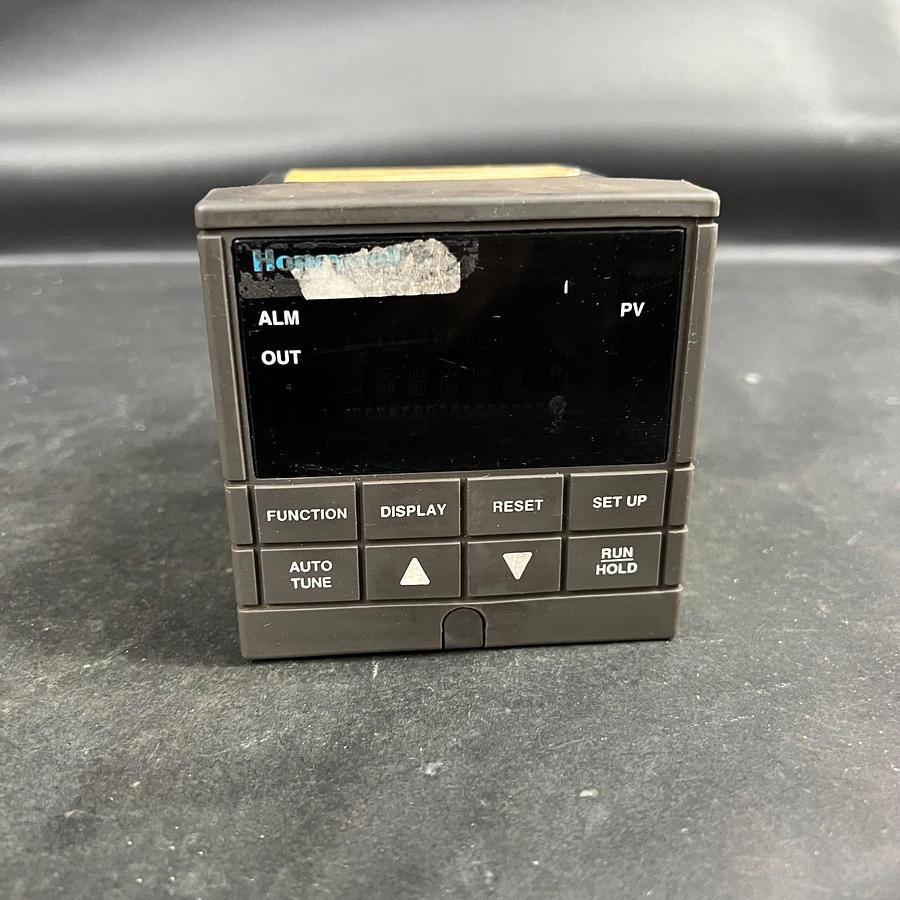 Used HONEYWELL UDC2000 CONTROLLER ($160 OBO)