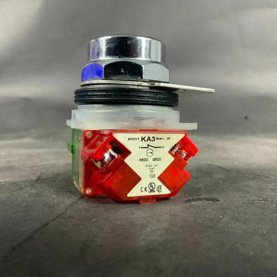 Used SQUARE D UP PUSHBUTTON W/ KA2&KA3 CONTACT BLOCK ($15 OBO)