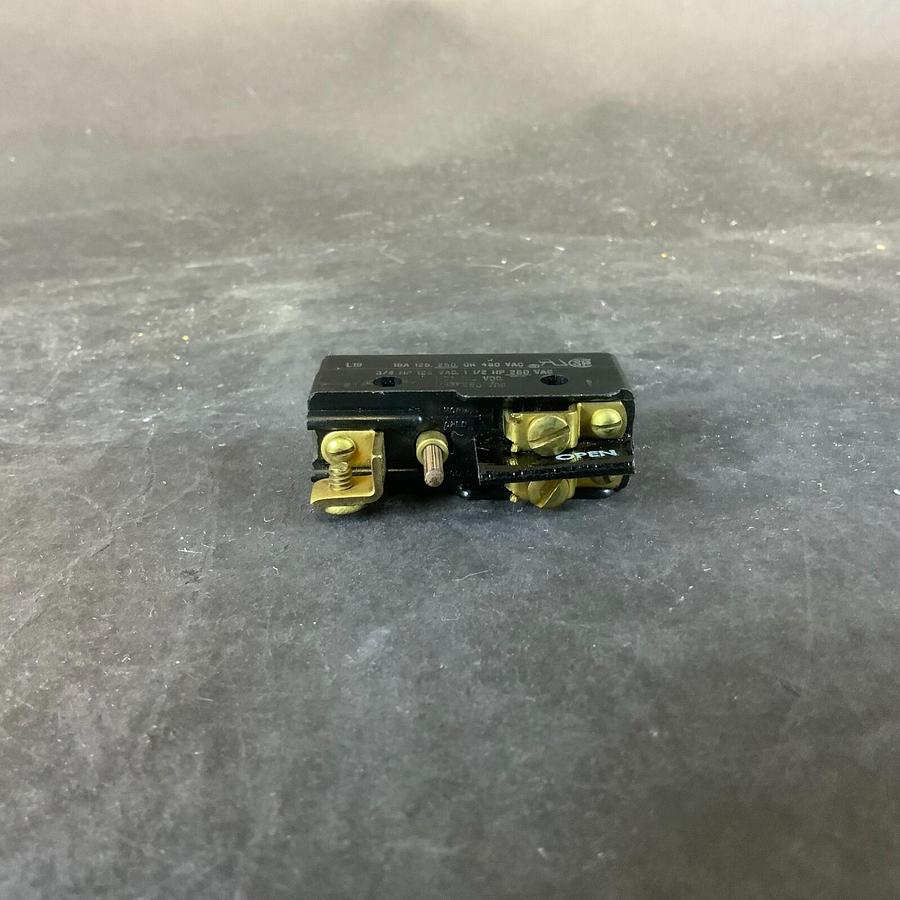 Used HONEYWELL MICROSWITCH BA-3CX716 LIMIT SWITCH ($10 OBO)