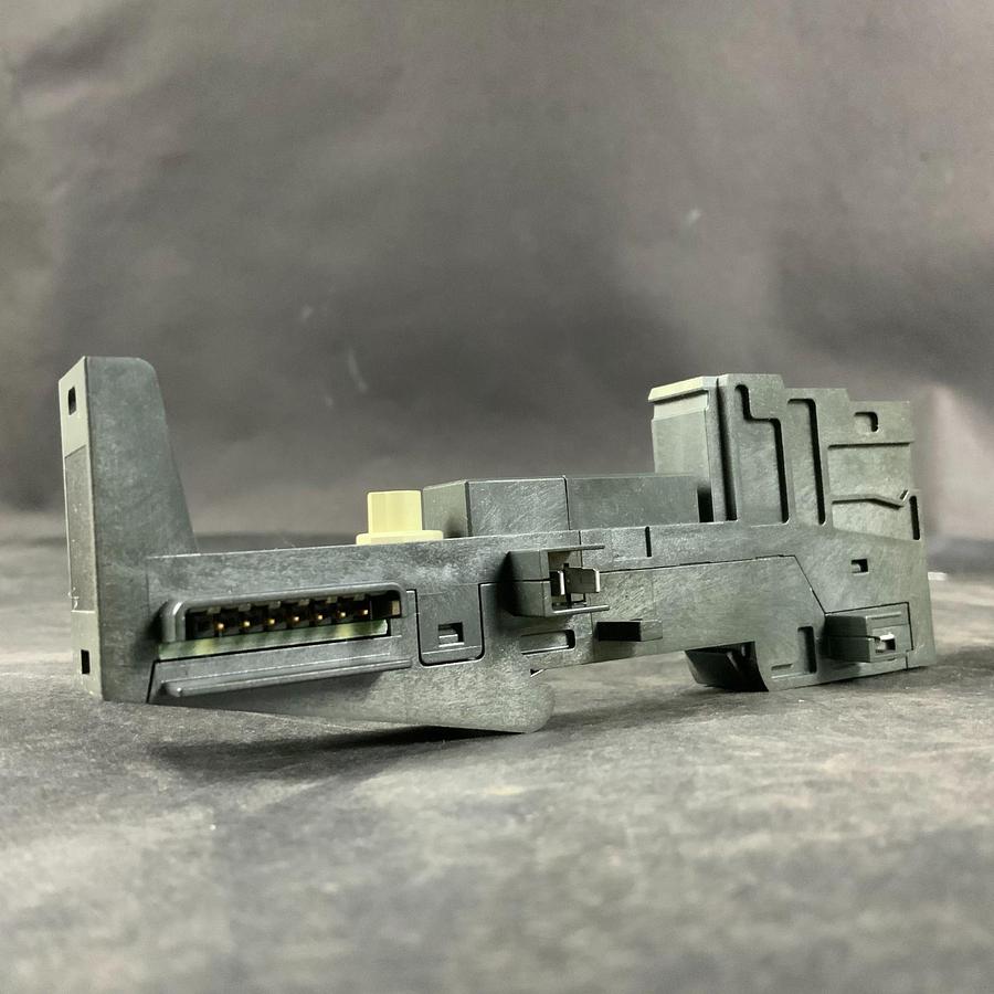 Used SIEMENS 6ES7 193-4CB00-0AA0 TERMINAL MODULE ($10 OBO)