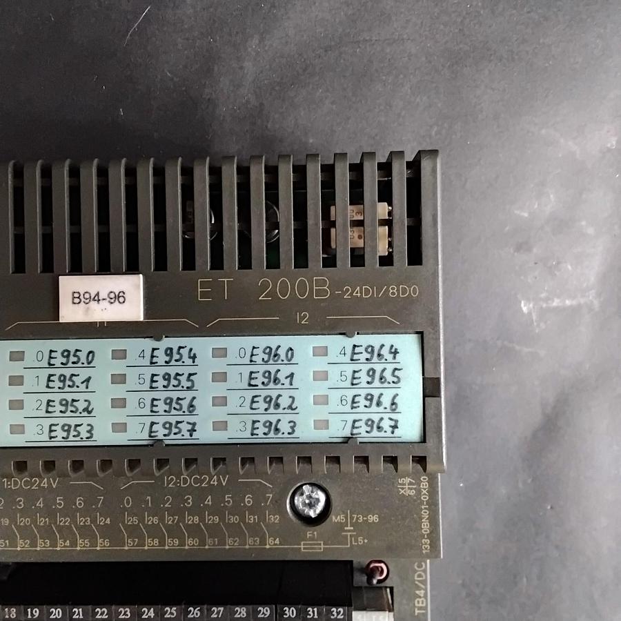 Used SIEMENS ET200B-24DI/8DO CONTROLLER MODULE ($125 OBO)