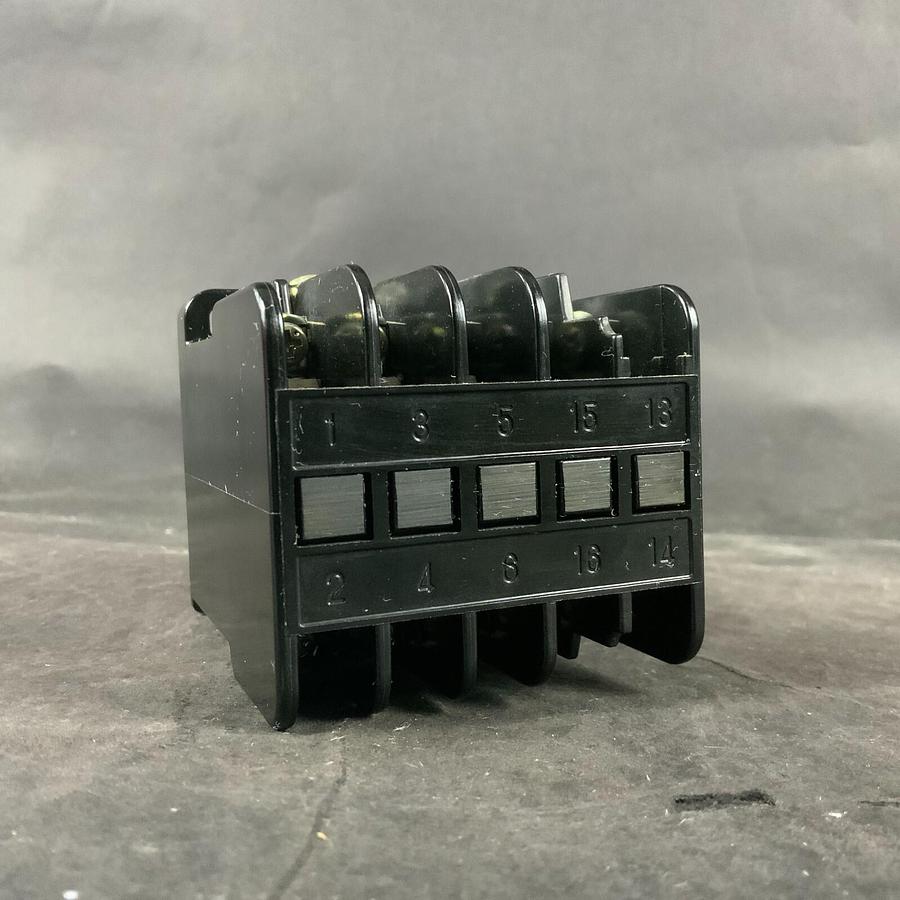 FUJI ELECTRIC SRC3631-5-1 MAGNETIC CONTACTOR ($60 OBO)