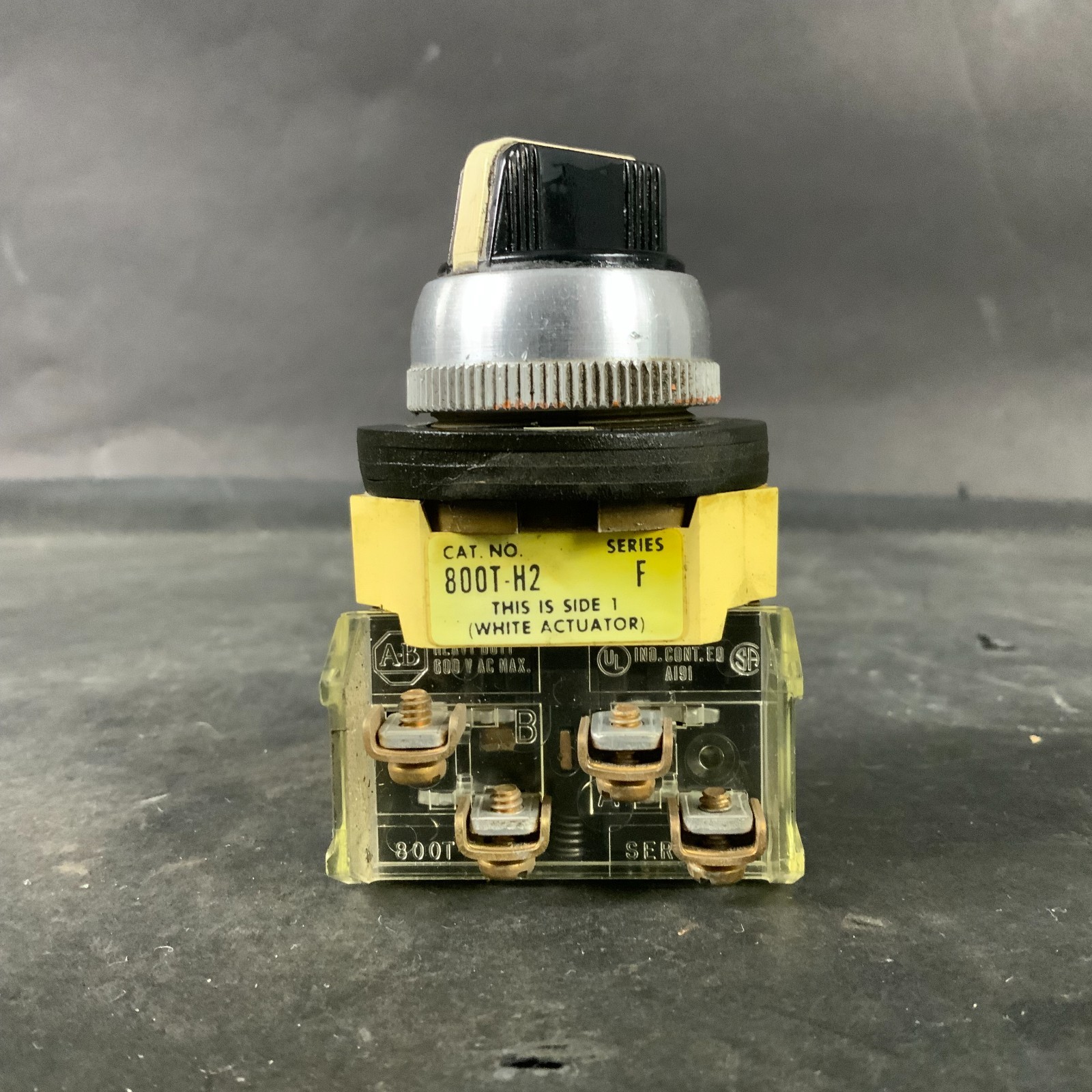 Used ALLEN BRADLEY 800T-H2 SERIES F SELECTOR SWITCH ($20 OBO)