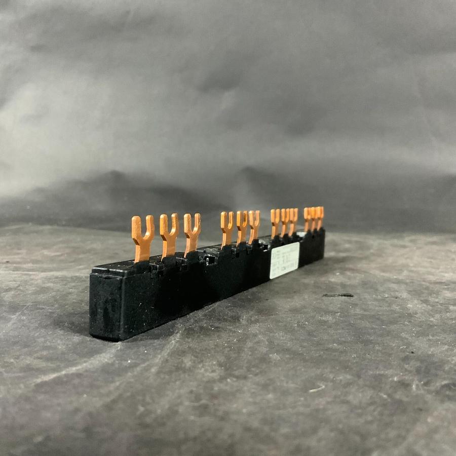 Used KLOCKNER MOELLER B 3.1/4-PKZ0 BUSSBAR LINK ($18 OBO)