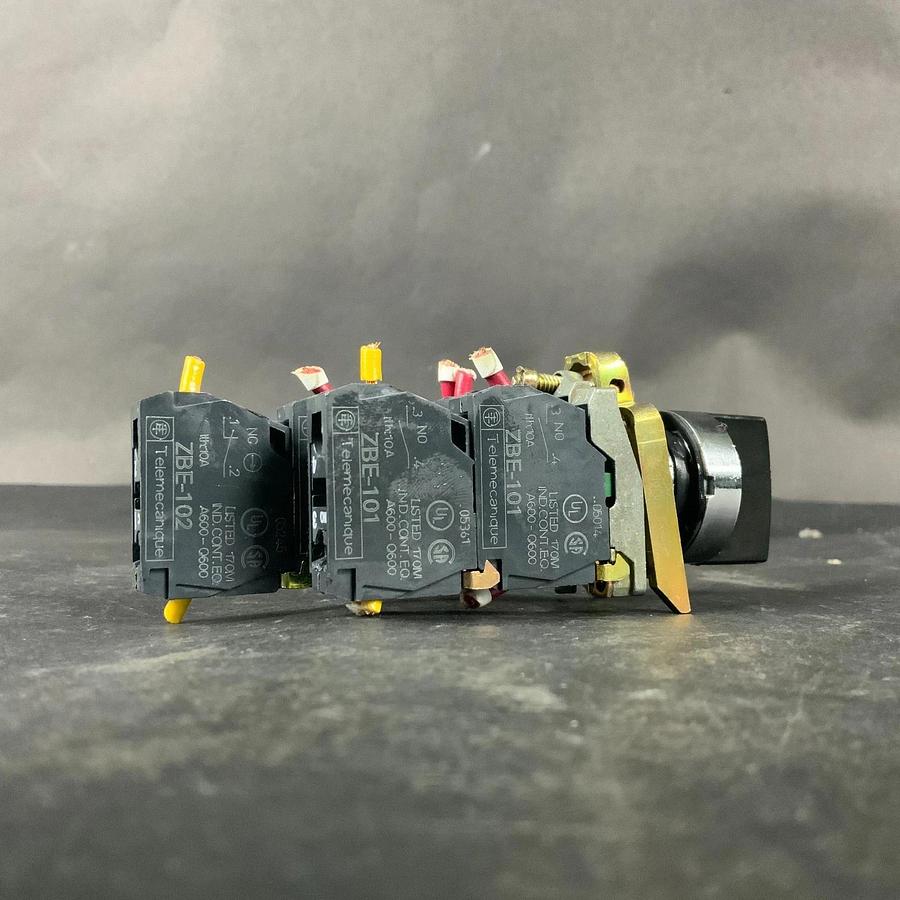 Used TELEMECANIQUE ZBE-101 SELECTOR SWITCH ($10 OBO)