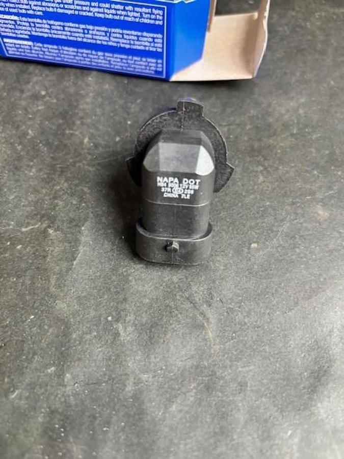 Used NAPA 9006-N HEADLIGHT BULB