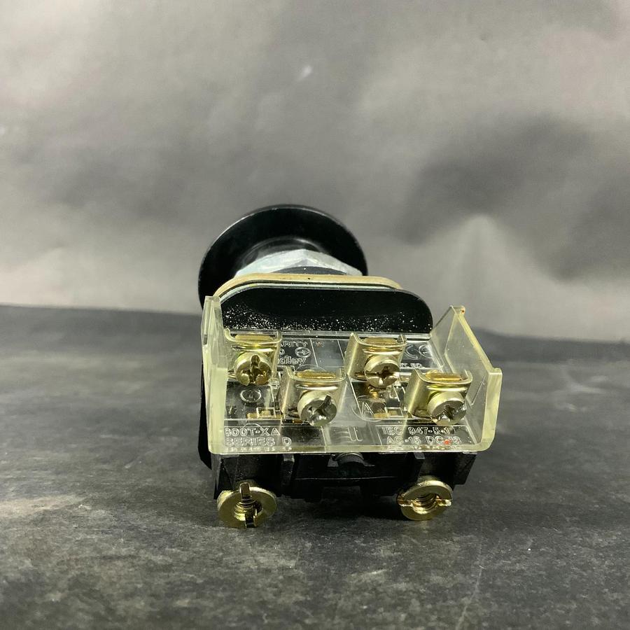 Used ALLEN BRADLEY 800T-D2 SERIES N BLACK PUSH BUTTON ($25 OBO)
