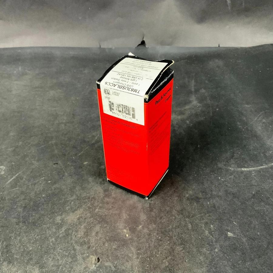 LEGRAND PASS & SEYMOUR TM83USBLACC6 3-WAY SWITCH ($30 OBO)