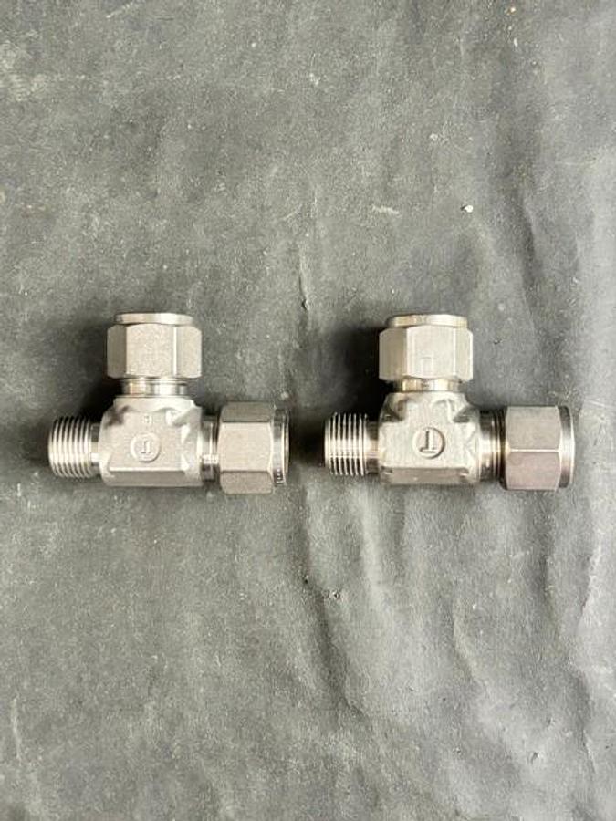 Used PARKER 8MRT8N-316 MALE RUN TEE FITTING 2 PCS