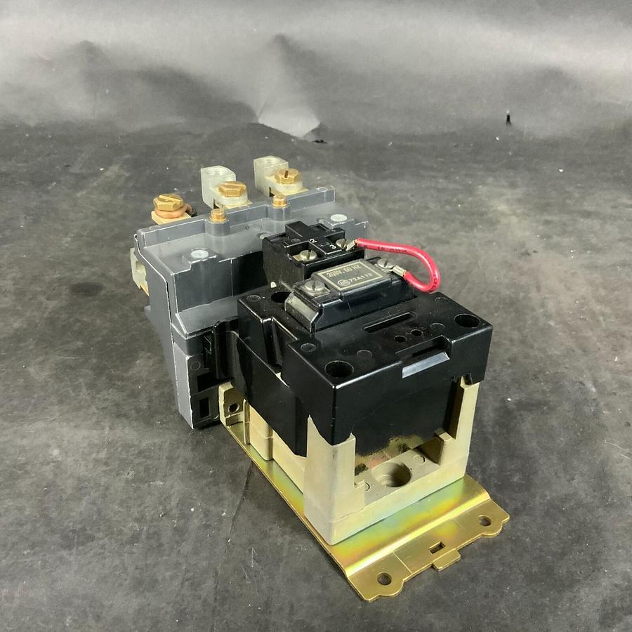 Used ALLEN BRADLEY 202AC-C0H92 CONTACTOR ($115 OBO)