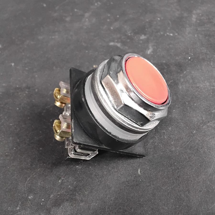 Used GENERAL ELECTRIC CR104P PUSHBUTTON SWITCH- SINGLE ($35 OBO)