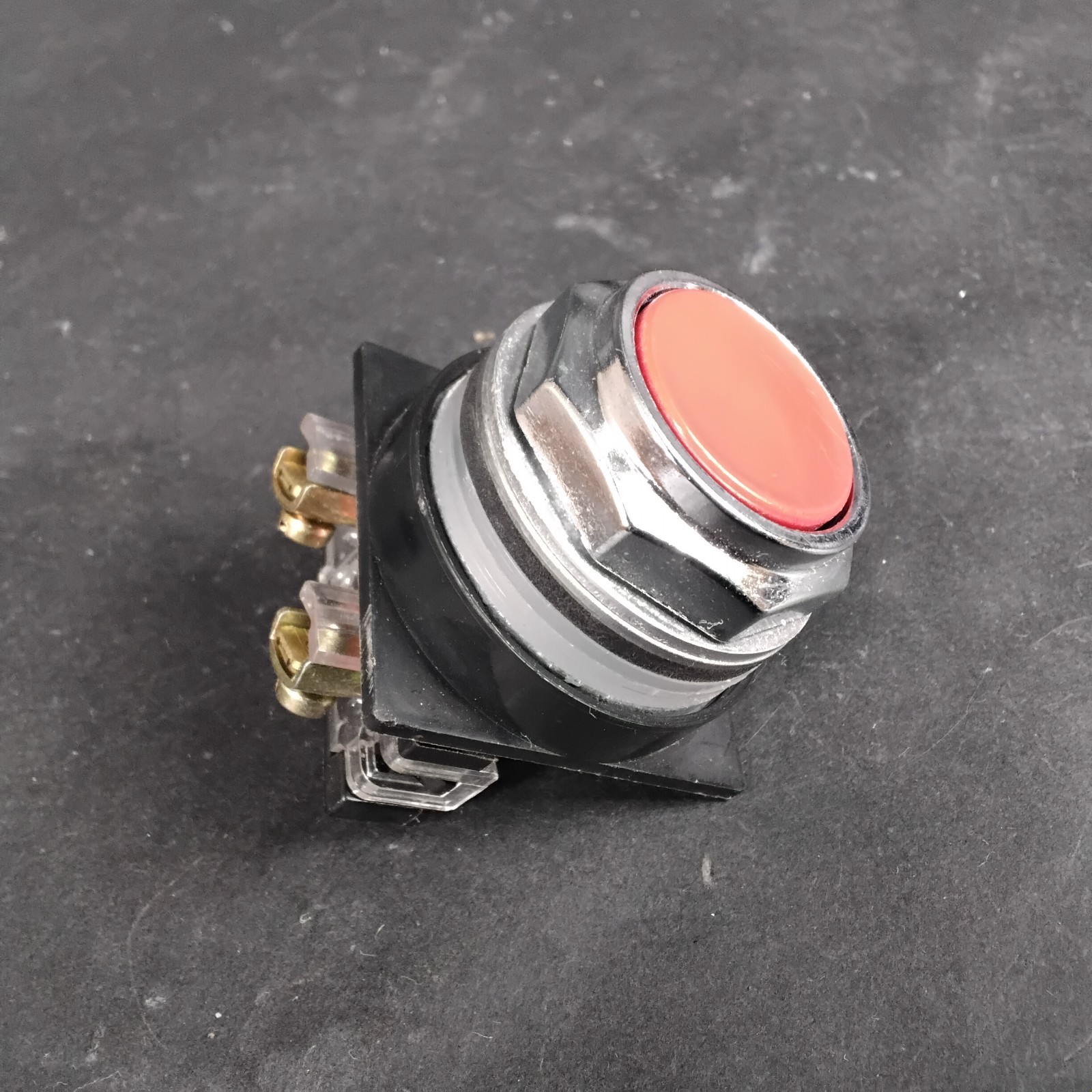 Used GENERAL ELECTRIC CR104P PUSHBUTTON SWITCH- SINGLE ($35 OBO)