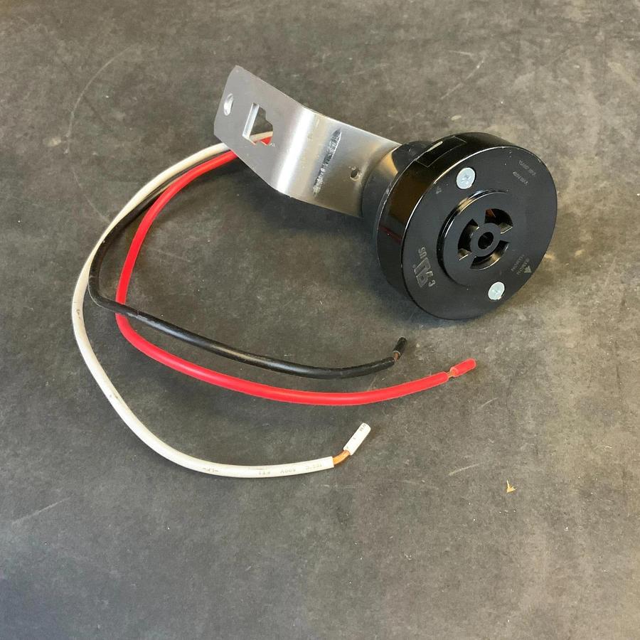 Used PRECISION MULTIPLE CONTROLS M2ANB LOCKING TYPE RECEPTACLE ($5 OBO)