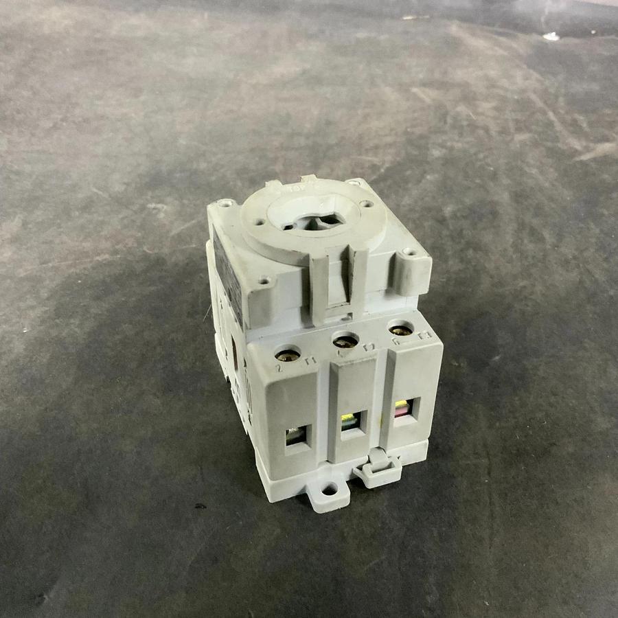 Used ALLEN BRADLEY 194E-A25-1753 SER B DISCONNECT SWITCH ($20 OBO)