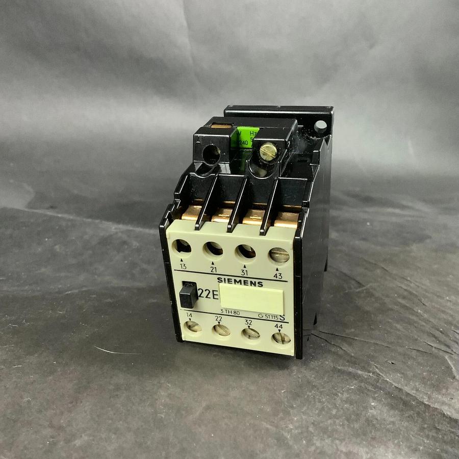 Used SIEMENS 3TH80 22-0A 240V CONTACTOR ($10 OBO)