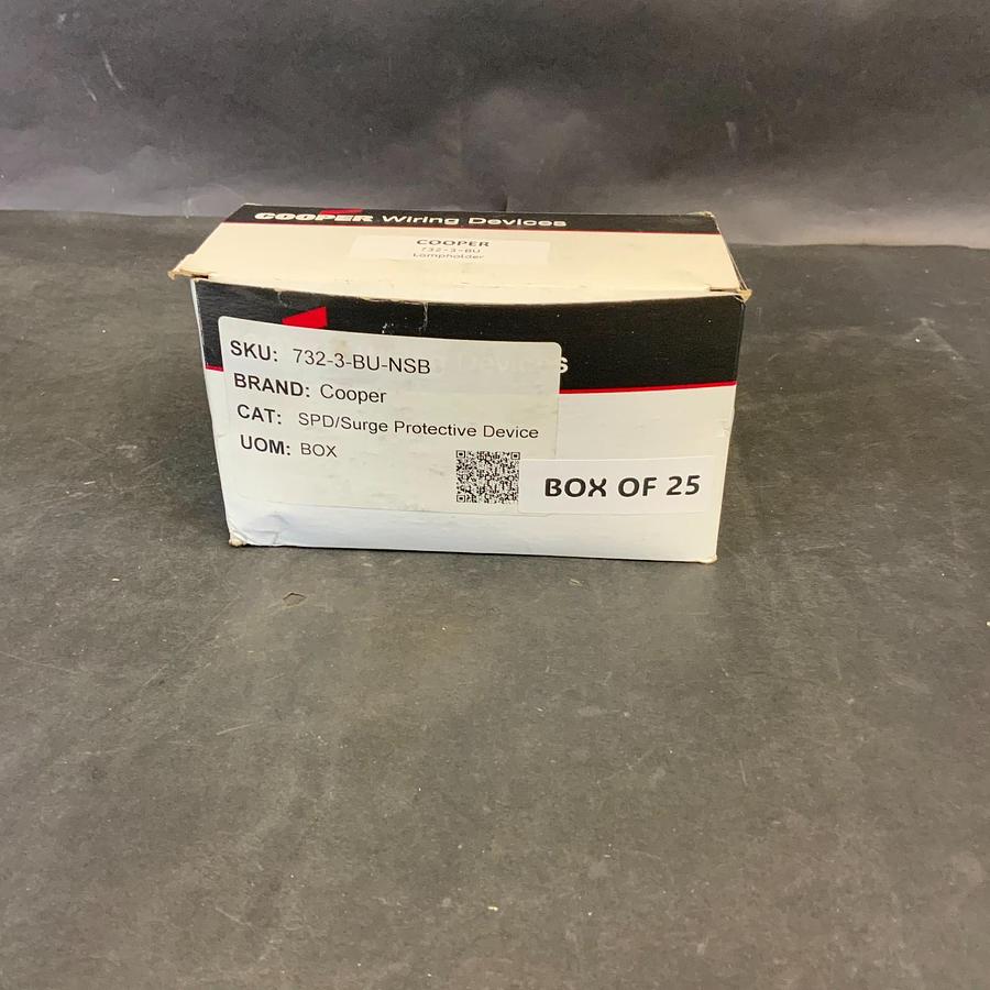 Used COOPER 732-3-BU LAMPHOLDER - BOX OF 25 ($50 OBO)