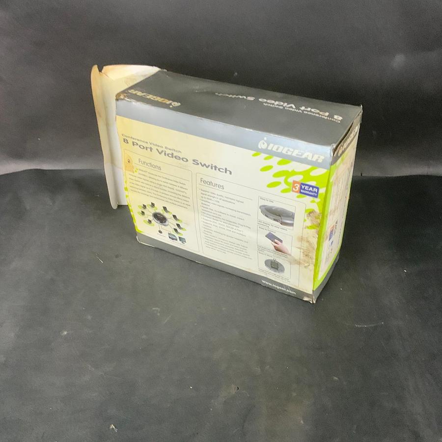 Used IOGEAR GVS881 8 PORT CONFERENCE VIDEO SWITCH ($25 OBO)