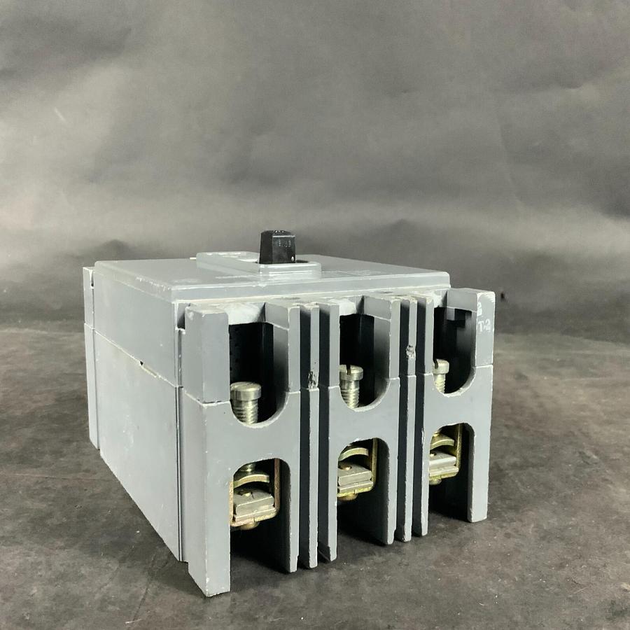 Used WESTINGHOUSE HFB3025 CIRCUIT PROTECTOR ($35 OBO)