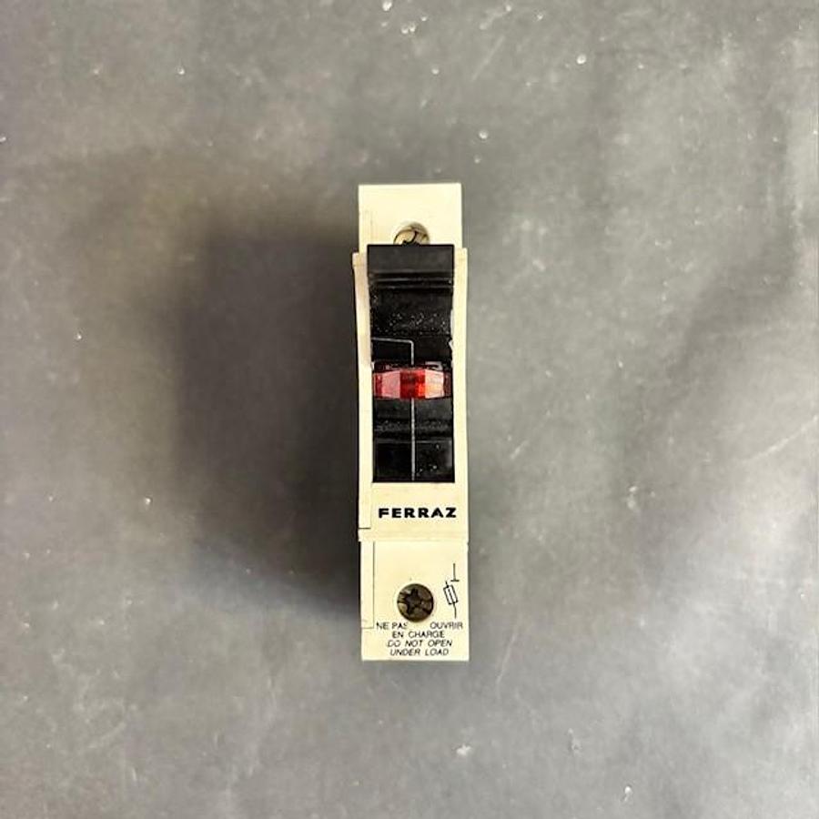 Used FERRAZ SHAWMUT G081219 FUSE BLOCK