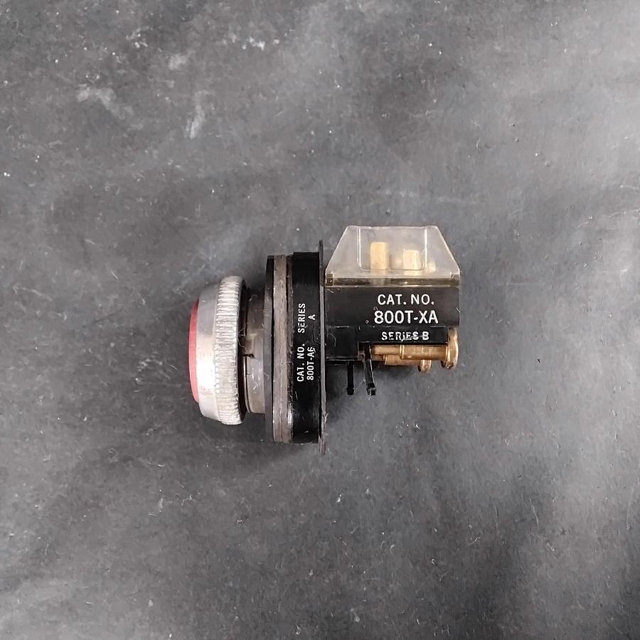 Used ALLEN BRADLEY 800T-XA SERIES B PUSHBUTTON SWITCH ($15 OBO)