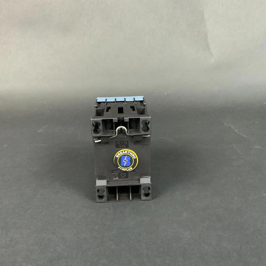 SIEMENS 3RT2017-2BB42 CONTACTOR ($26 OBO)