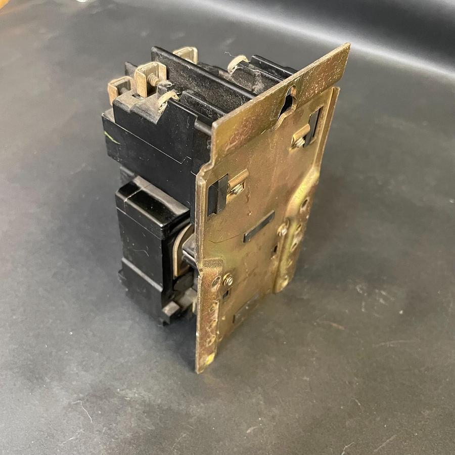 Used ALLEN BRADLEY BUL. 700 STYLE BR-200 RELAY