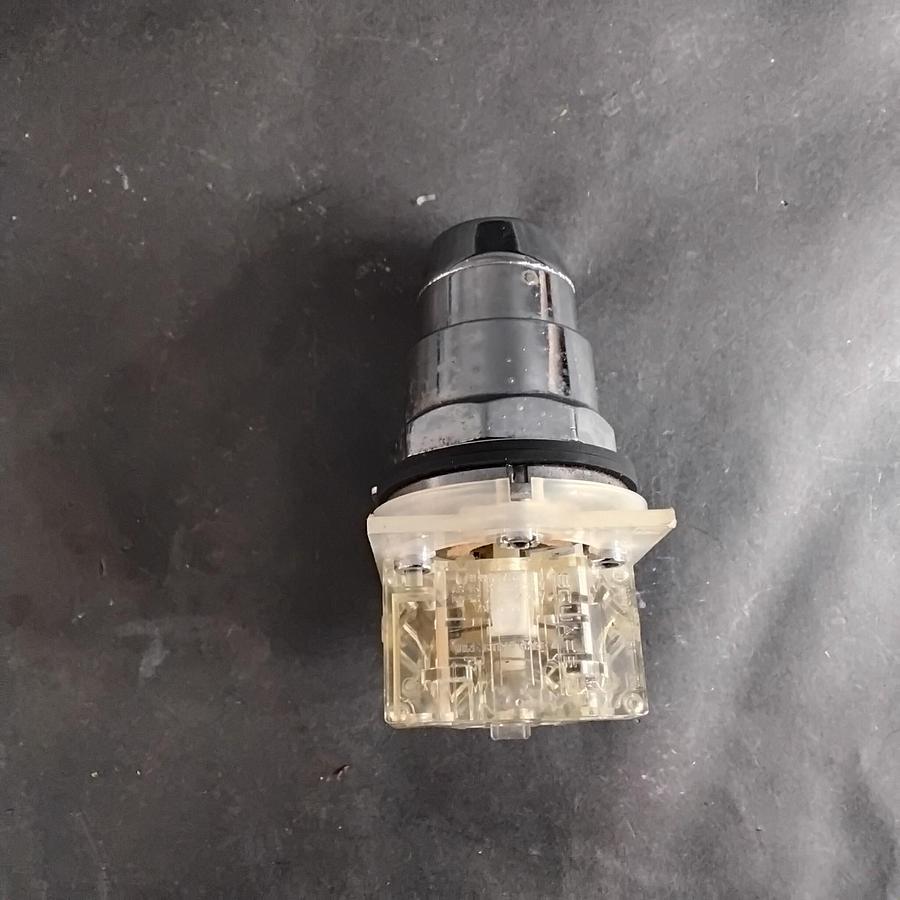 Used SQUARE D 9001-KA1 SERIES J SELECTOR SWITCH ($12 OBO)