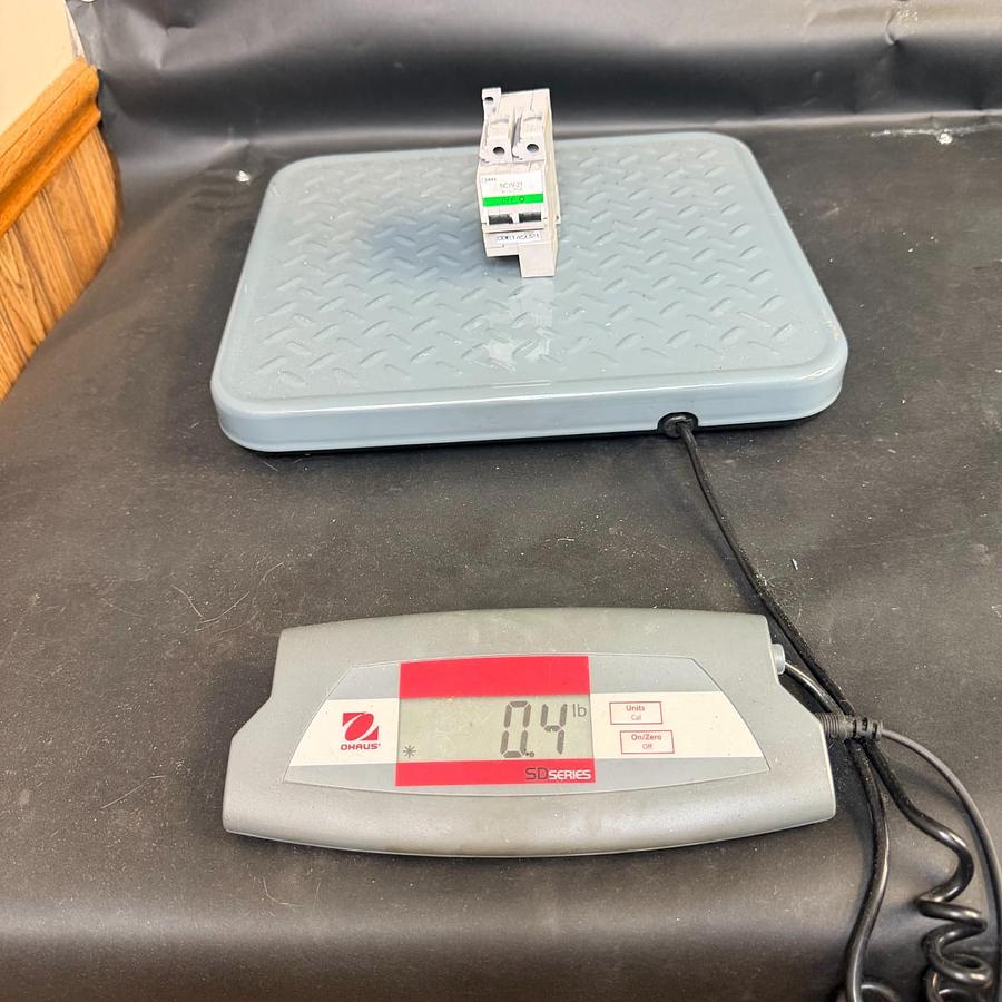 Used IDEC NC1V-21-20A CIRCUIT PROTECTOR