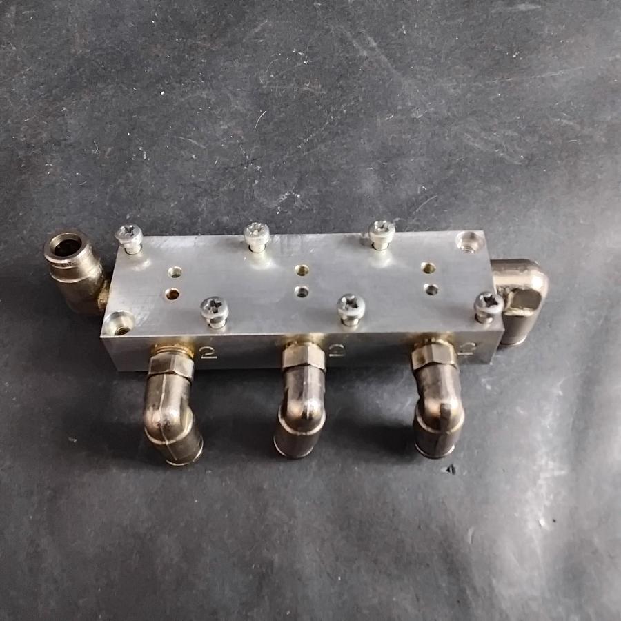 Used HYDRAULIC / PNEUMATIC MANIFOLD BLOCK - 3-POSITION ($17 OBO)