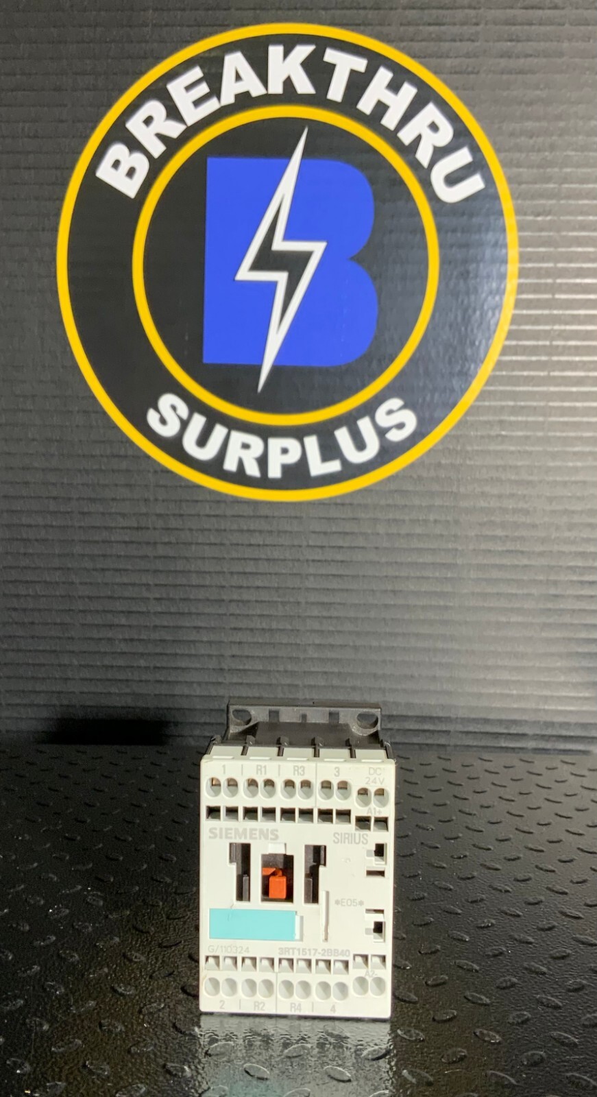 Used SIEMENS 3RT1517-2BB40 CONTACTOR ($30 OBO)