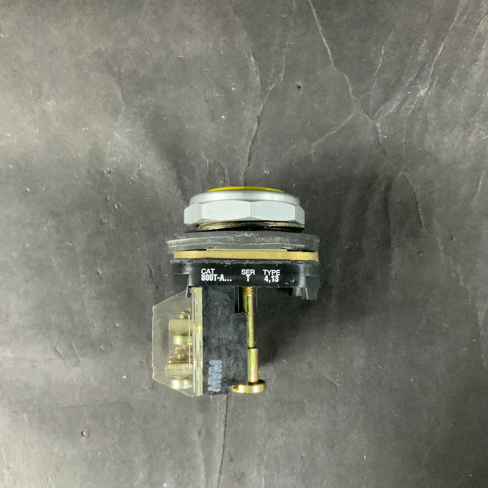 Used ALLEN BRADLEY 800T-A YELLOW PUSHBUTTON ($10 OBO)
