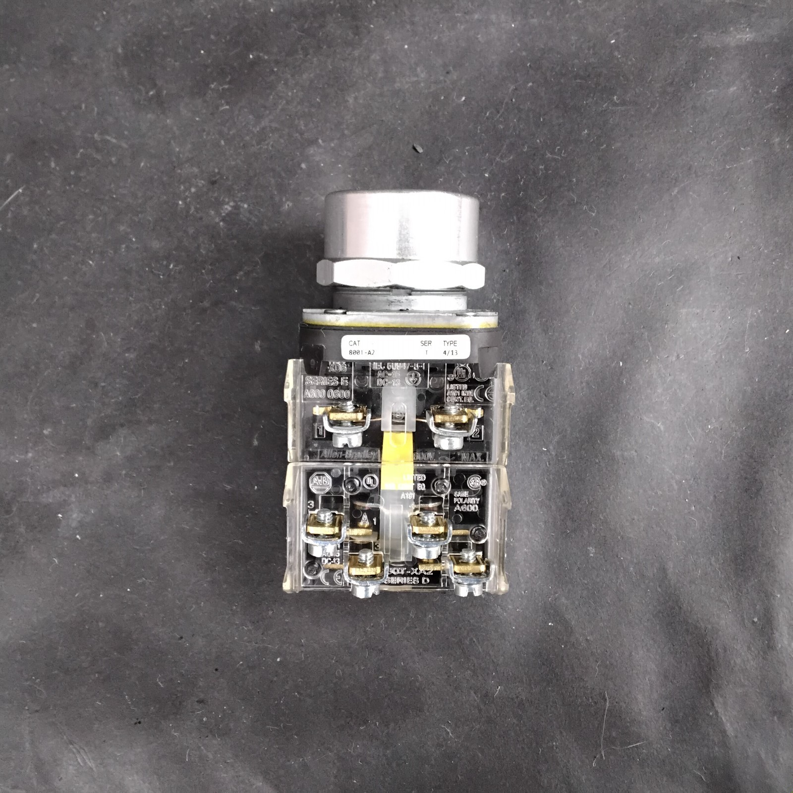 Used ALLEN BRADLEY 800T-A2 SERIES T PUSHBUTTON SWITCH ($15 OBO)