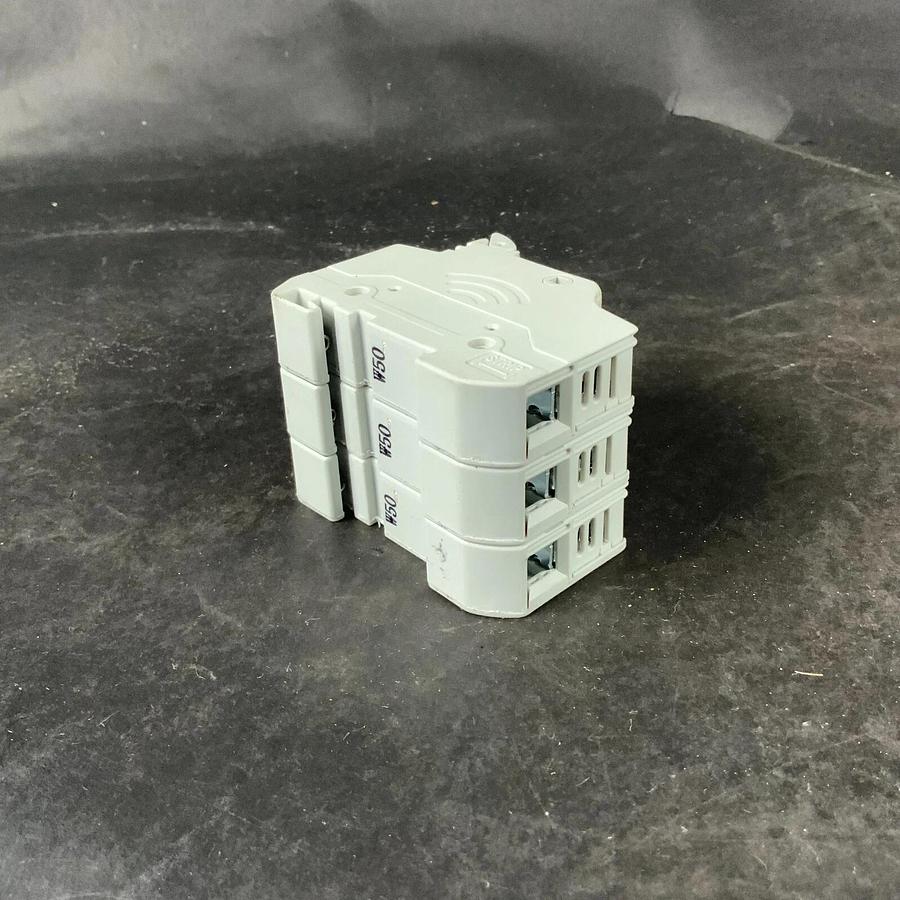 Used EDISON EHCC 3 POLE FUSE HOLDER ($15 OBO)