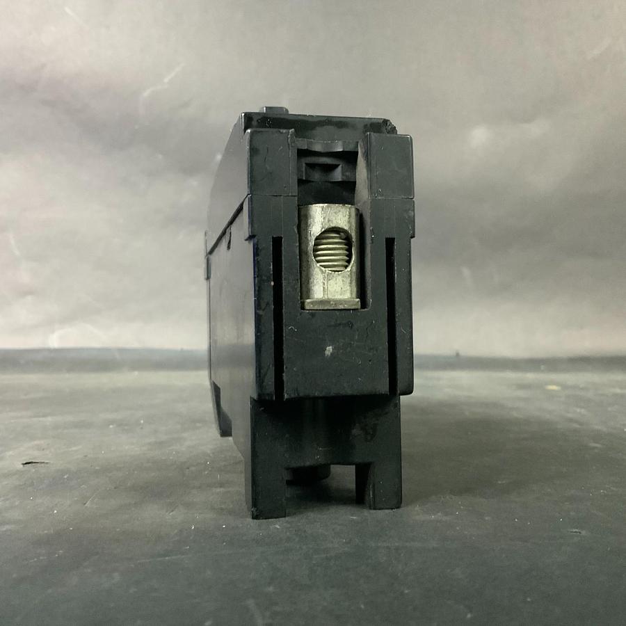 Used SIEMENS EE1-B030 CIRCUIT BREAKER ($25 OBO)