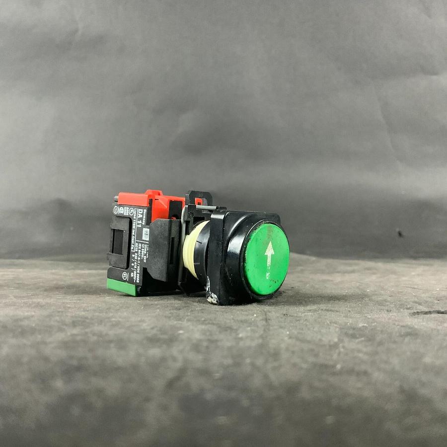 Used SCHNEIDER ELECTRIC DA11 CONTACT BLOCK ($8 OBO)